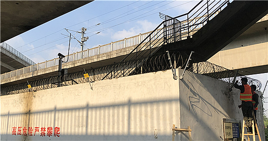 高铁基地玩球(中国工程顺利完工！